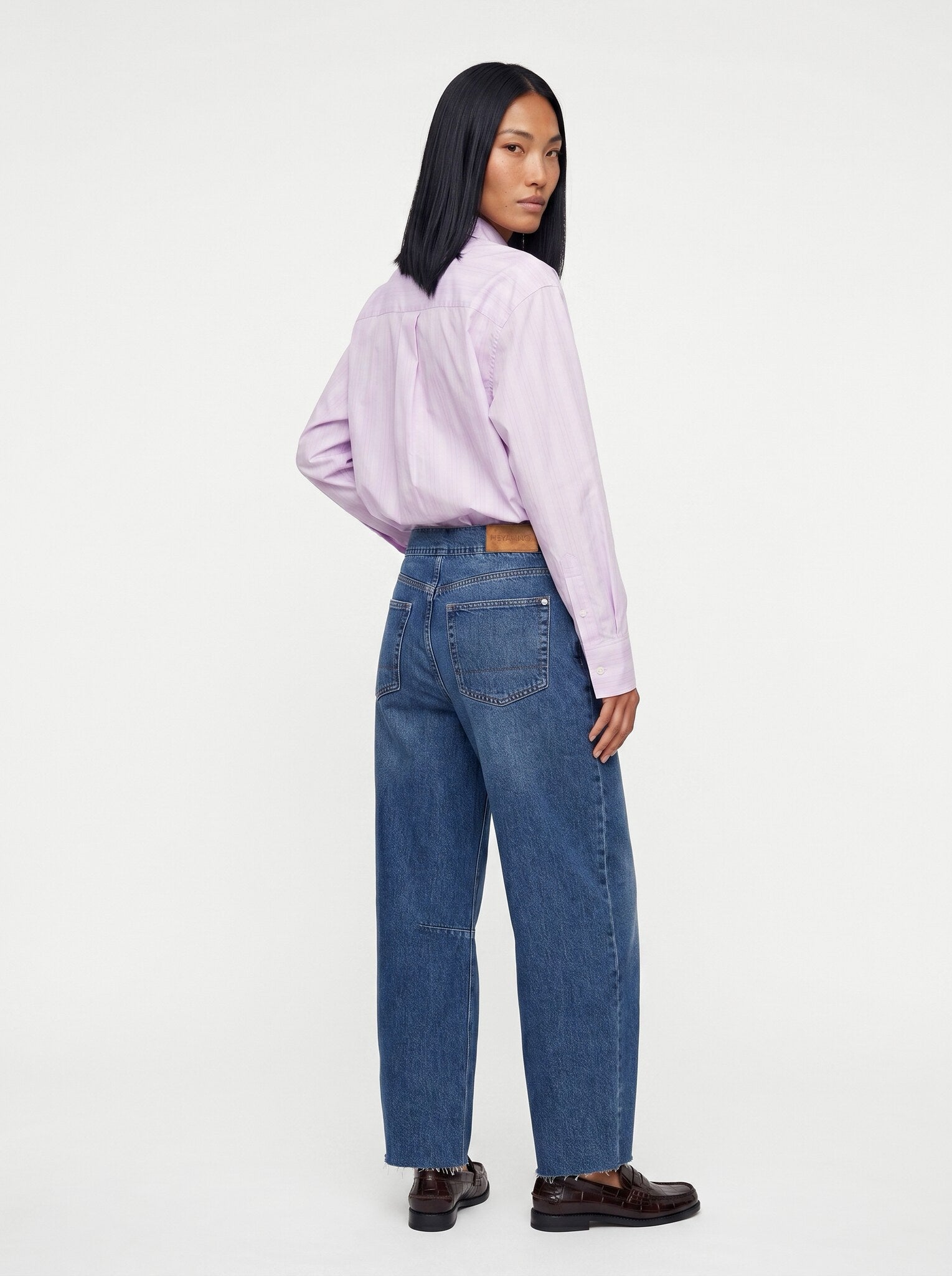 Modelshot / Blue Denim / Detail